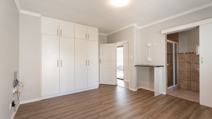To Let 3 Bedroom Property for Rent in Rouxpark Western Cape